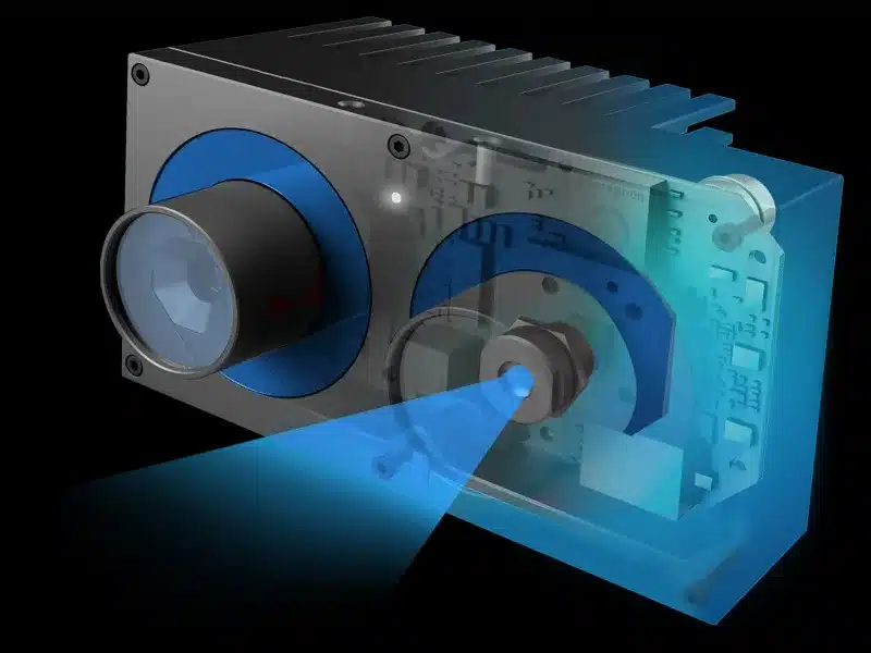 این دوربین‌ها به دو یا چند لنز مجهز هستند و هر لنز دارای حسگر تصویر جداگانه‌ای است که کمک می‌کند تا دید دو چشمی انسان شبیه‌سازی شود.